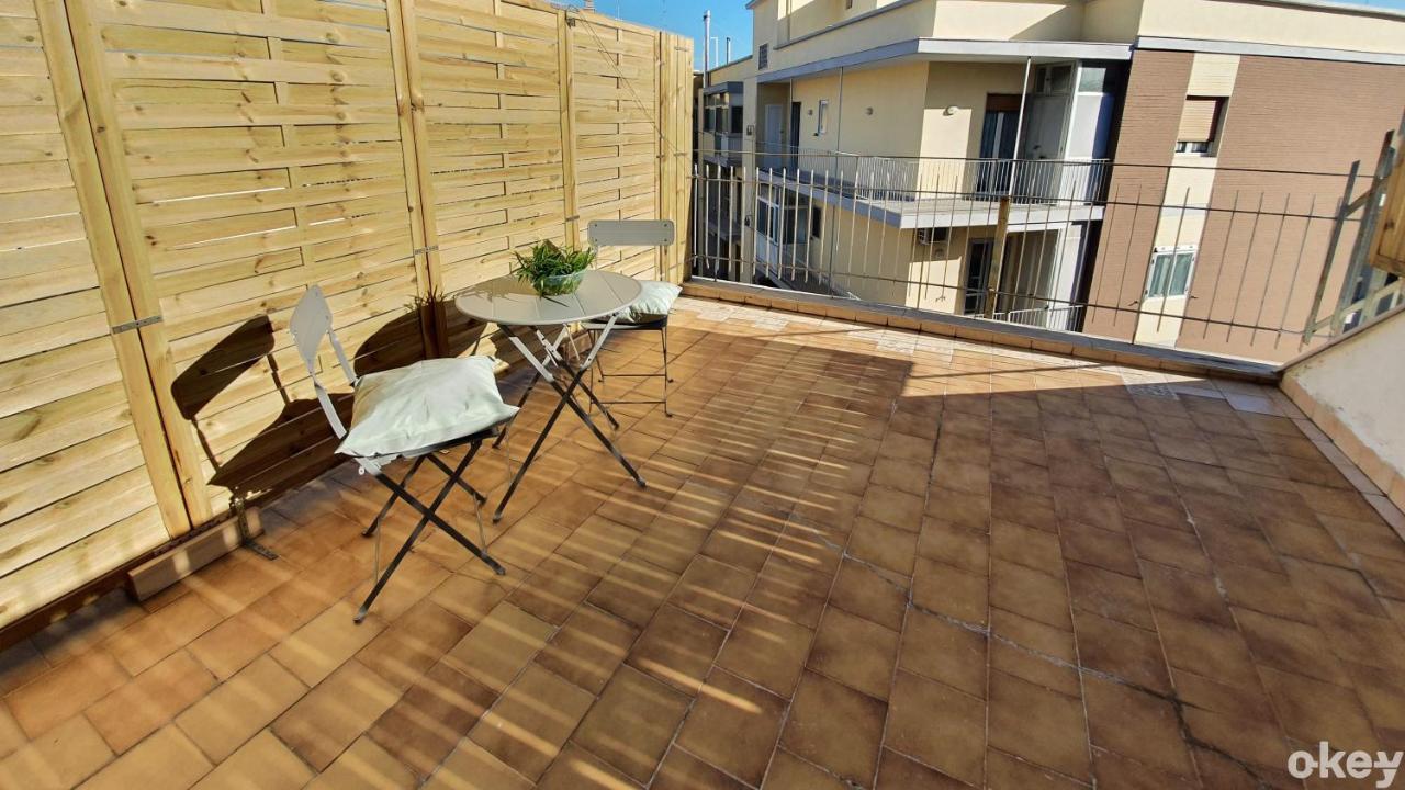 Blue Sky Rooftop Rooms - Bari Policlinico Buitenkant foto
